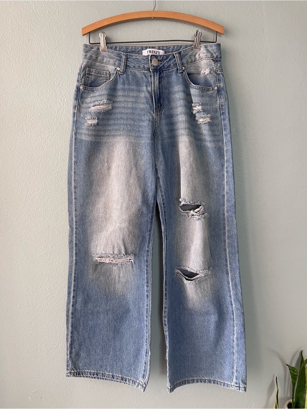 ♦️5/$15♦️Frenzy | Distressed Wide Leg Jeans